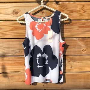 NWT.  Hutch brand floral top. Size small.